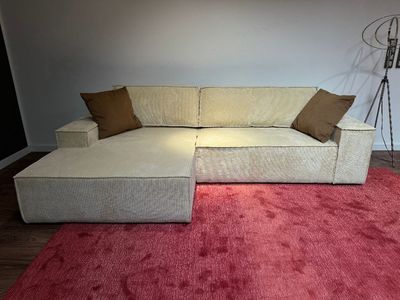 PG22 Sofa Modell Pola mit Schlaffunktion in Stoff Beige