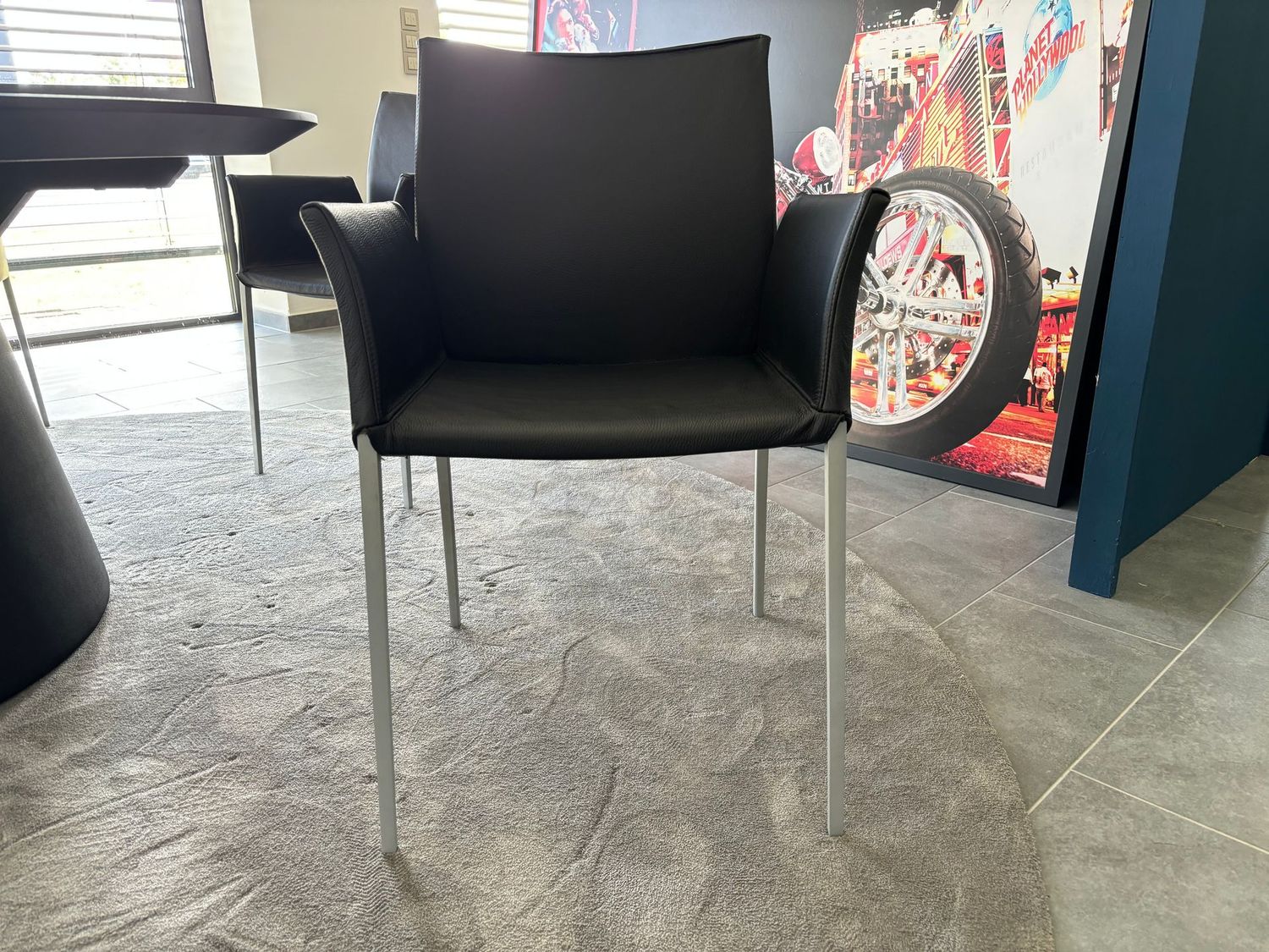 Zanotta Stuhl Modell Lia in Leder Schwarz Zanotta Stuhl Modell Lia in Leder Schwarz