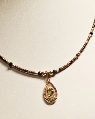 Collar Virgen Baño de Oro y canutillos