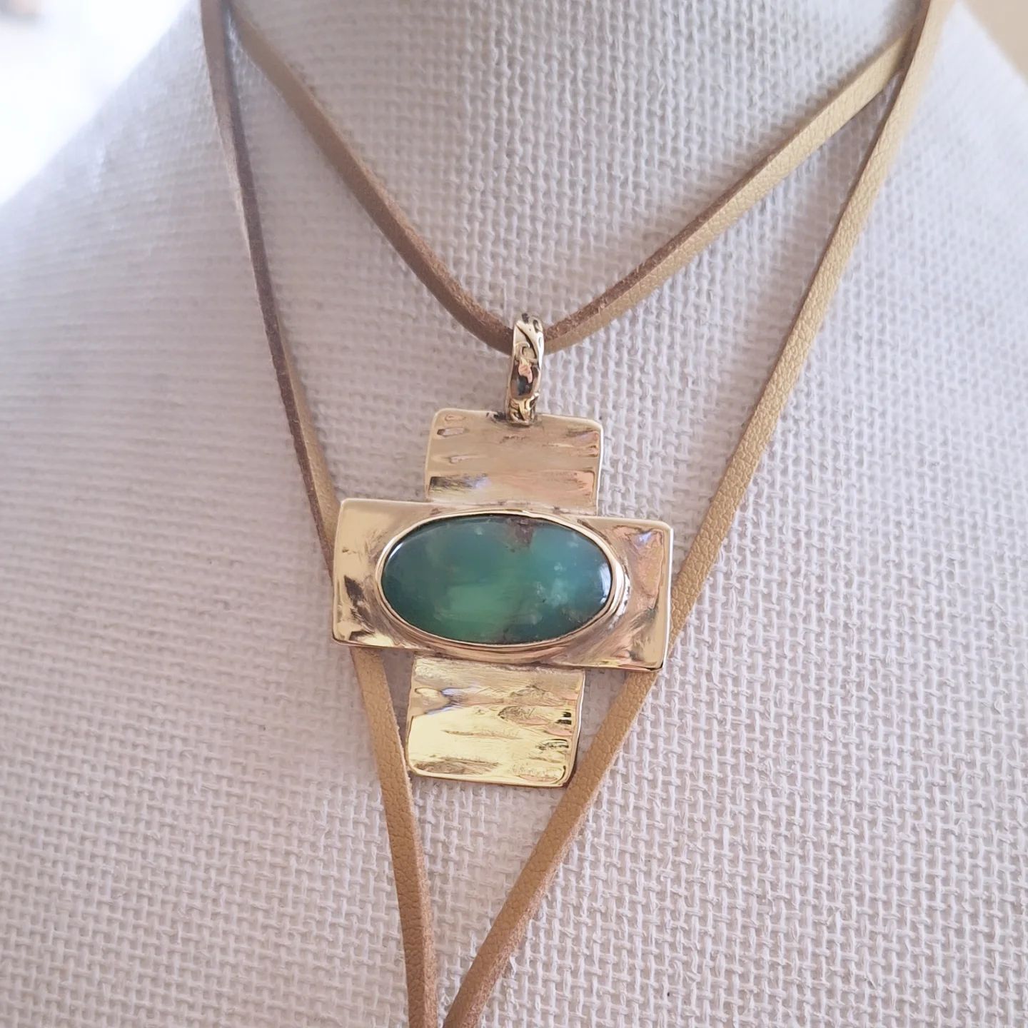 Collar Cruz Bronce y Crisoprasa