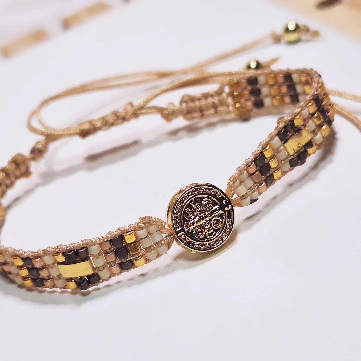 Pulsera Loom San Benito baño de Oro