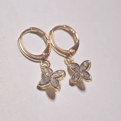 Caravanas Flower Circonia  y Oro