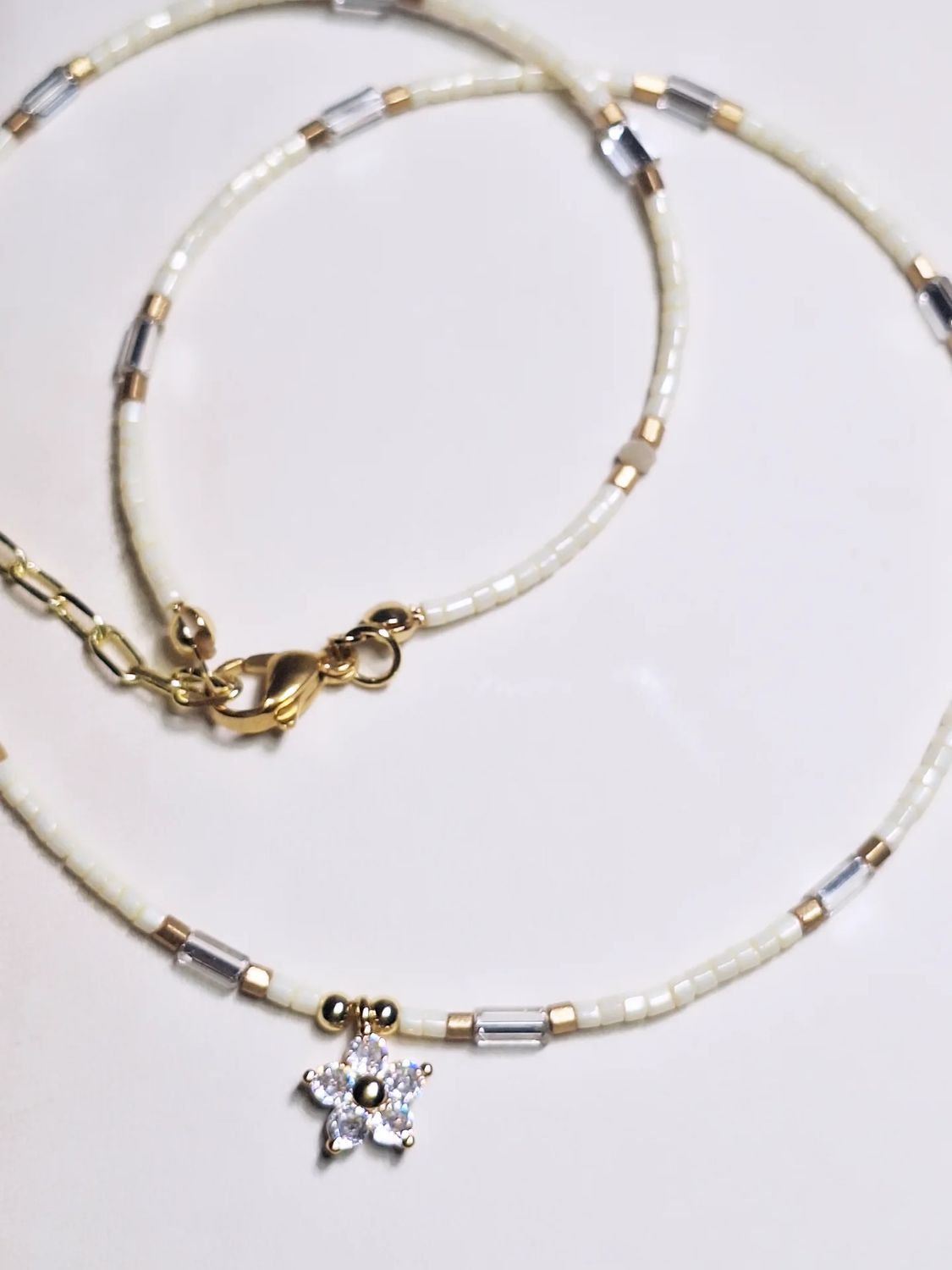 Collar White Flower
