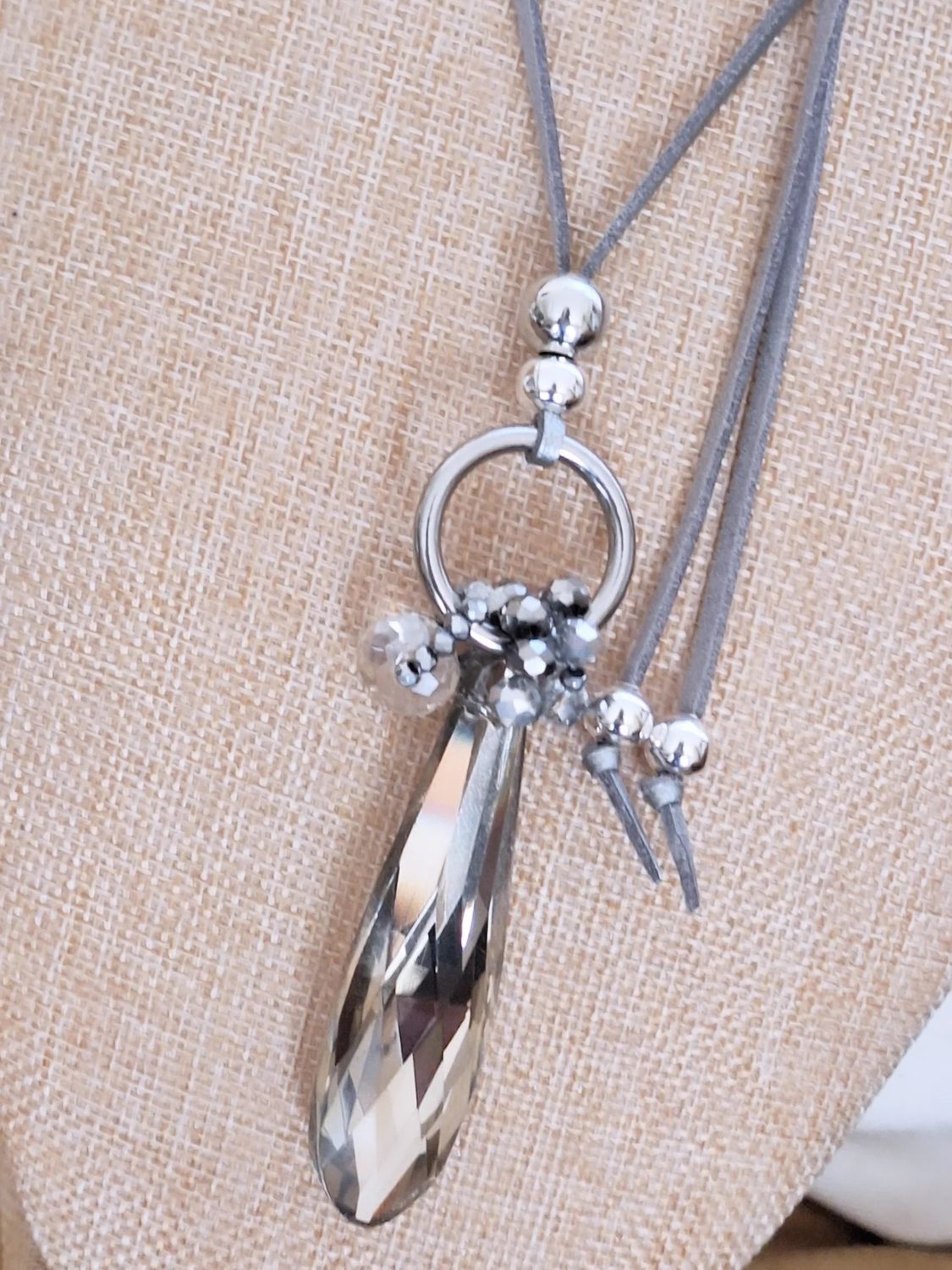 Collar Charm cuero Plateado y Cristal