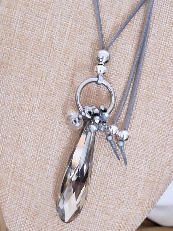 Collar Charm cuero Plateado y Cristal