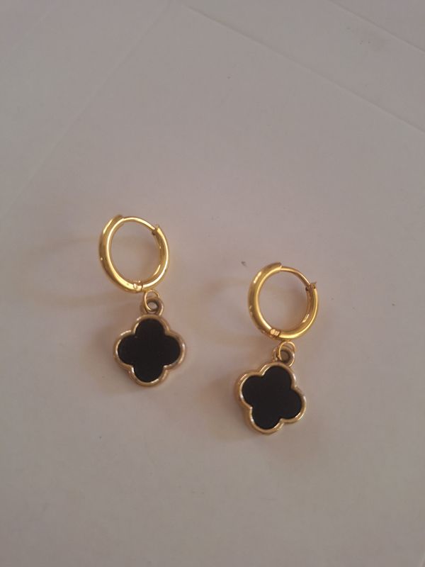 Caravanas flor negro