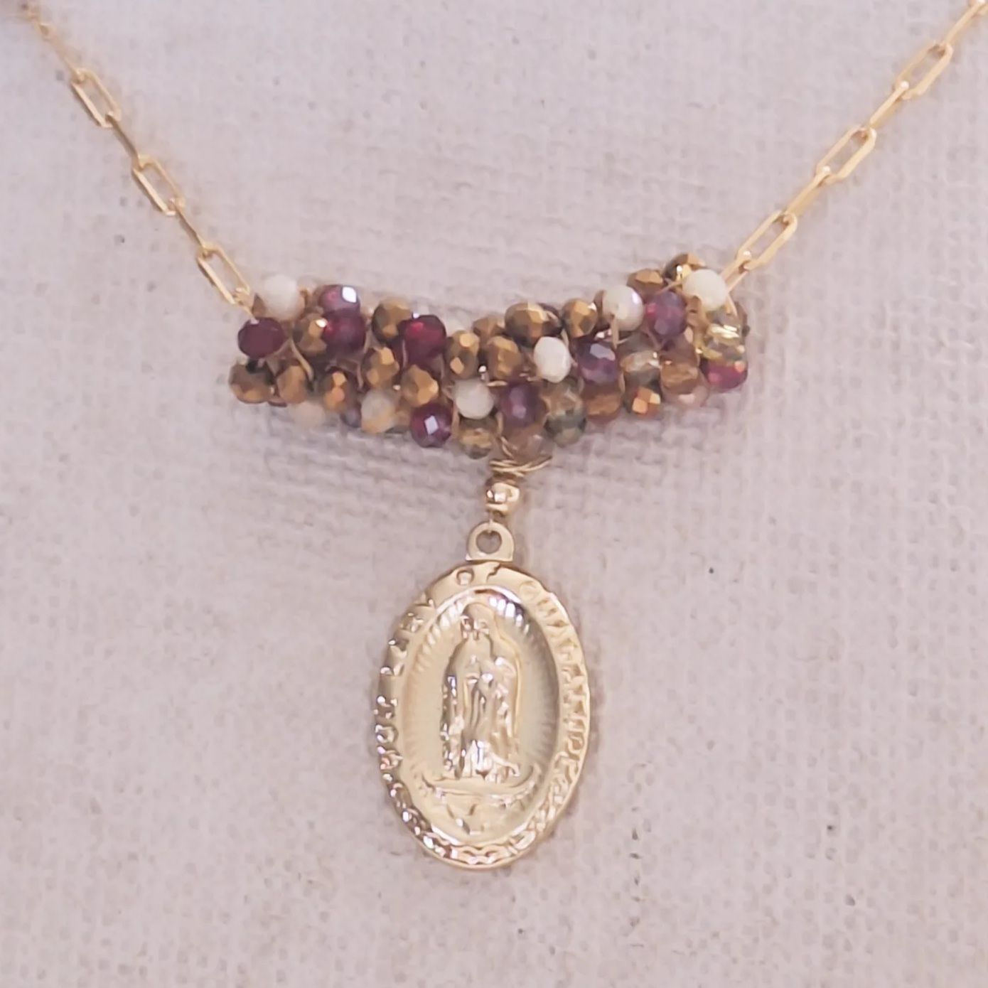 Collar Guadalupe baño de Oro y Cristales