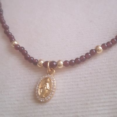 Collar Milagrosa Baño de Oro y Granates