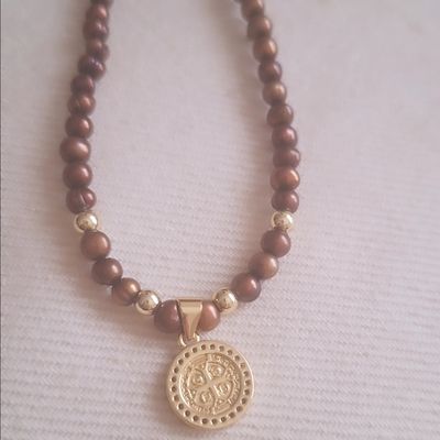 Collar San Benito Baño Perlas de Río baño de Oro