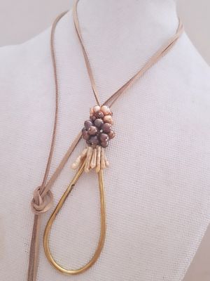 Collar Long Perlas de Río y Bronce