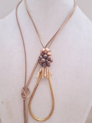 Collar Long Perlas de Río y Bronce