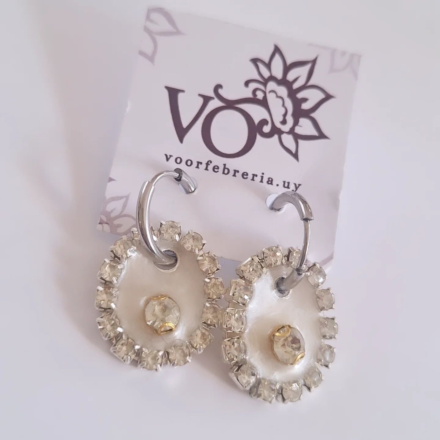 Caravanas Amelia Dot Plata y Nácar