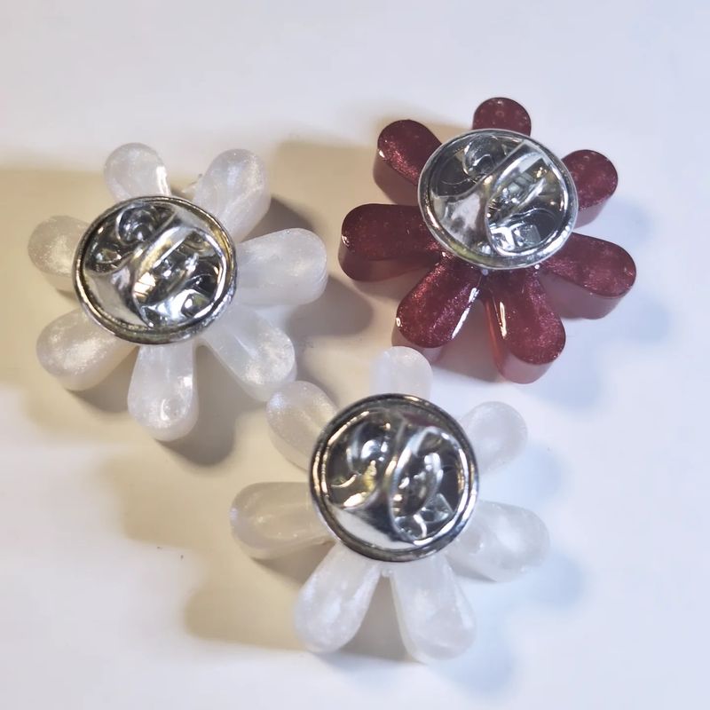 VO PIN it red Flower