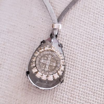 Collar San Benito Medalla Cristal