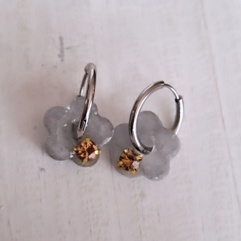 Caravanas Amelia Flower Gris Plata
