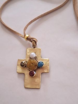 Collar Cruz Bronce y Resina