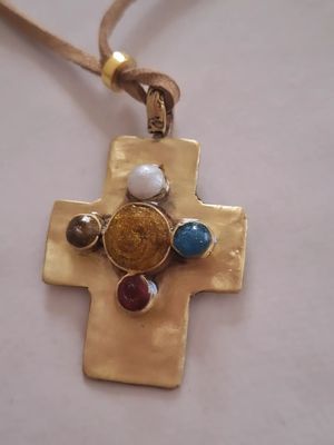 Collar Cruz Bronce y Resina