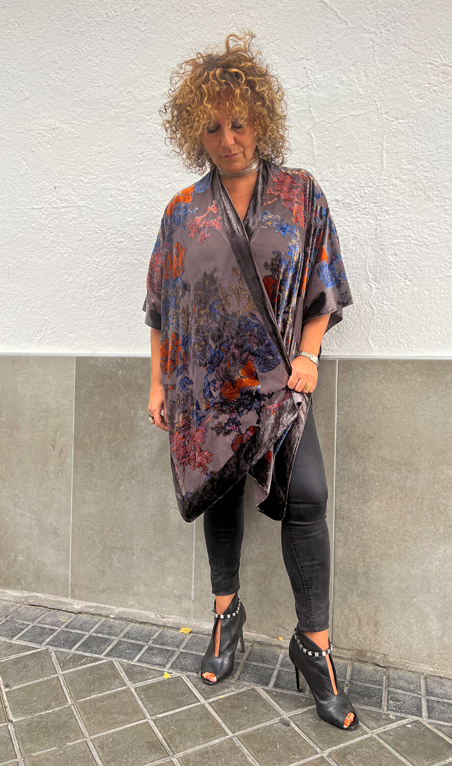 Blusa negra de ejemplo