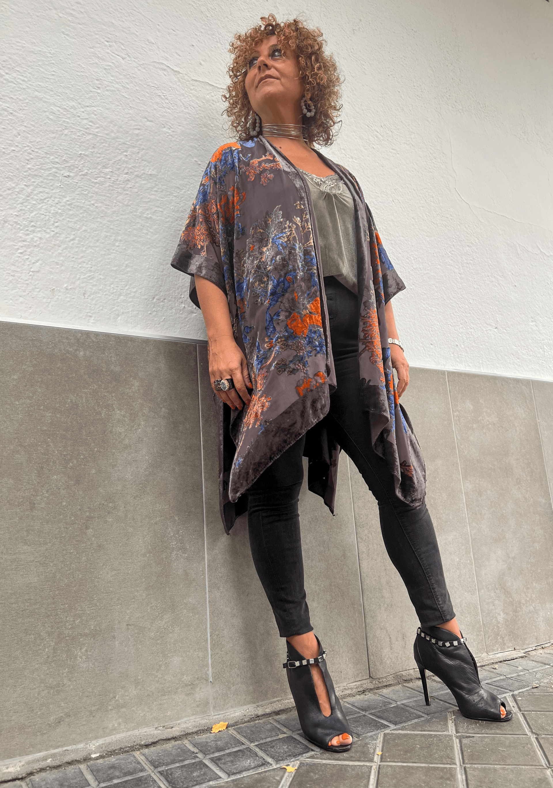 Blusa negra de ejemplo