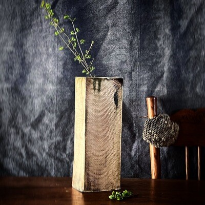 textured moss vass