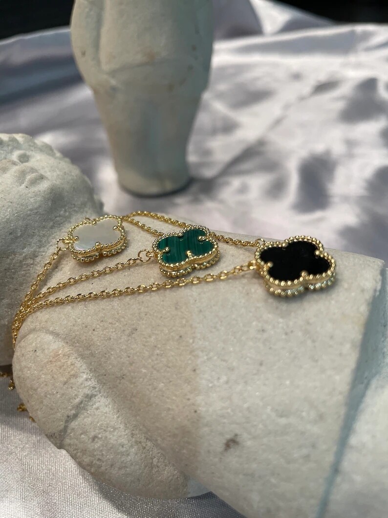 Clover necklace
