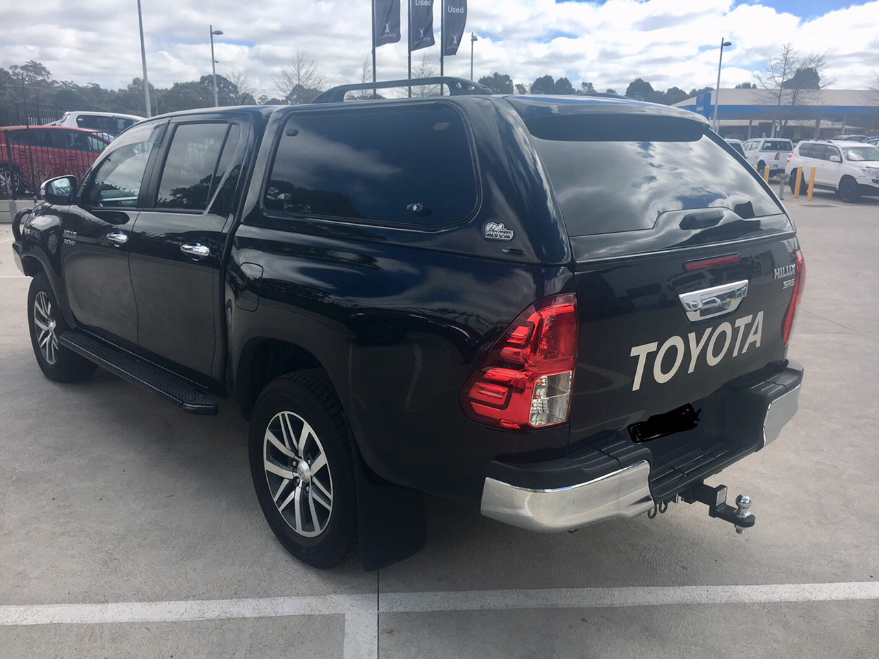 Pinnacle Canopy - Attitude Black 218 (Hilux 2015+)