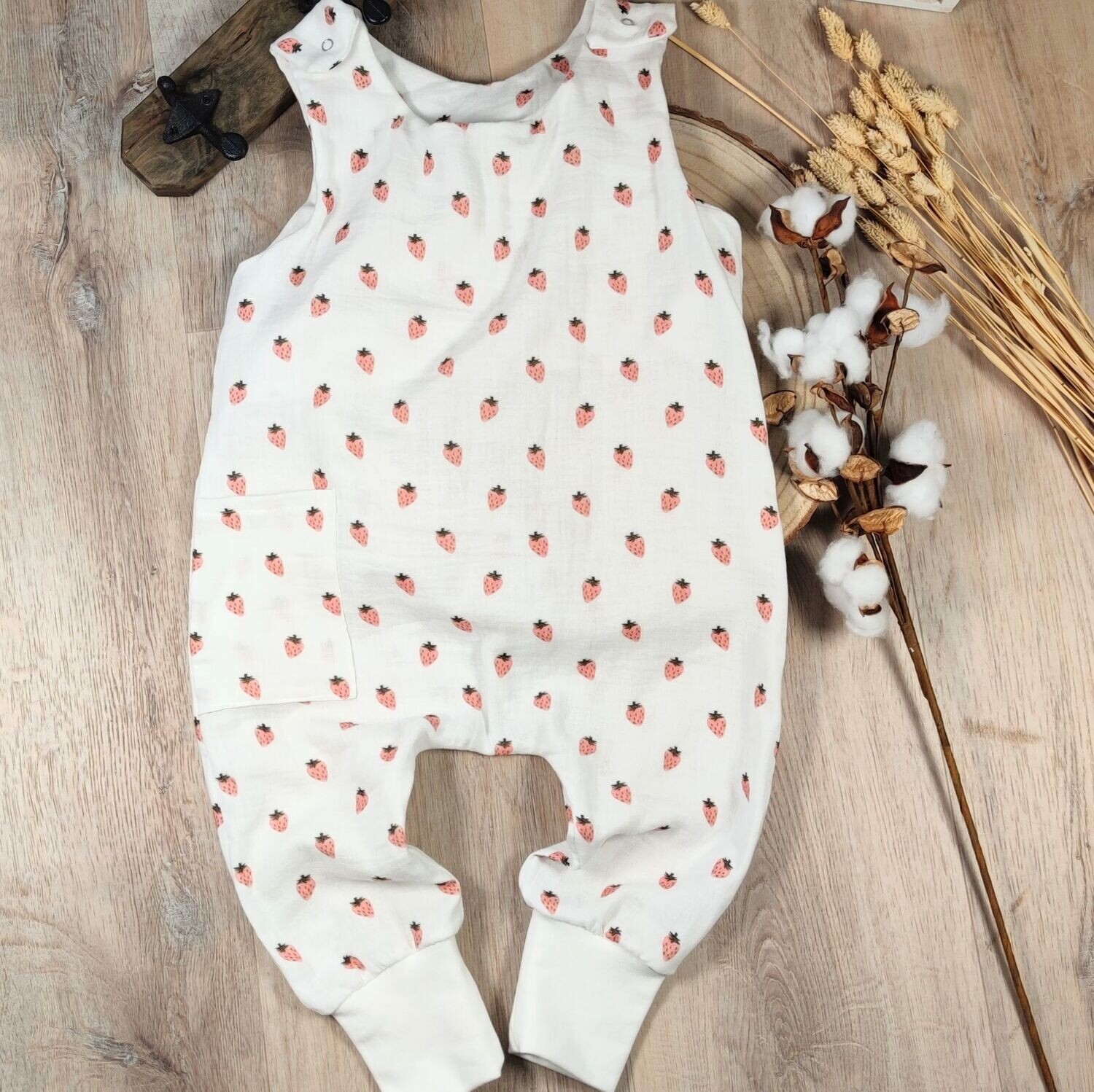 Romper - Musselin kleine Erdbeere