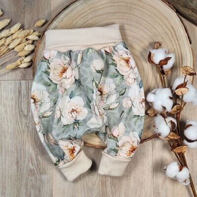 Mitwachshose - Rosen Creme auf Seegrün