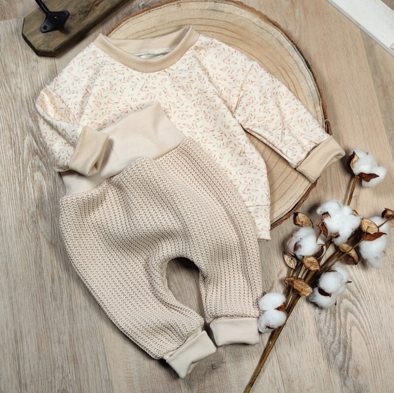 Set: French Terry Sweater Zweige Beige (mit oder ohne Rüschen) & Cozy Pants Grobstrick Hellbeige