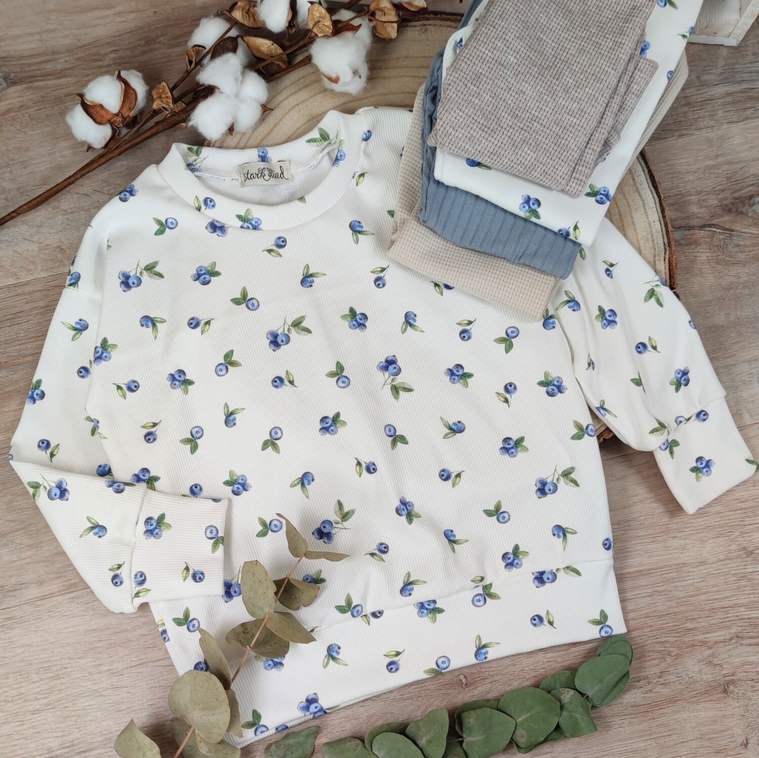 Set: (Rib) Pullover Blueberry & Hose nach Wahl