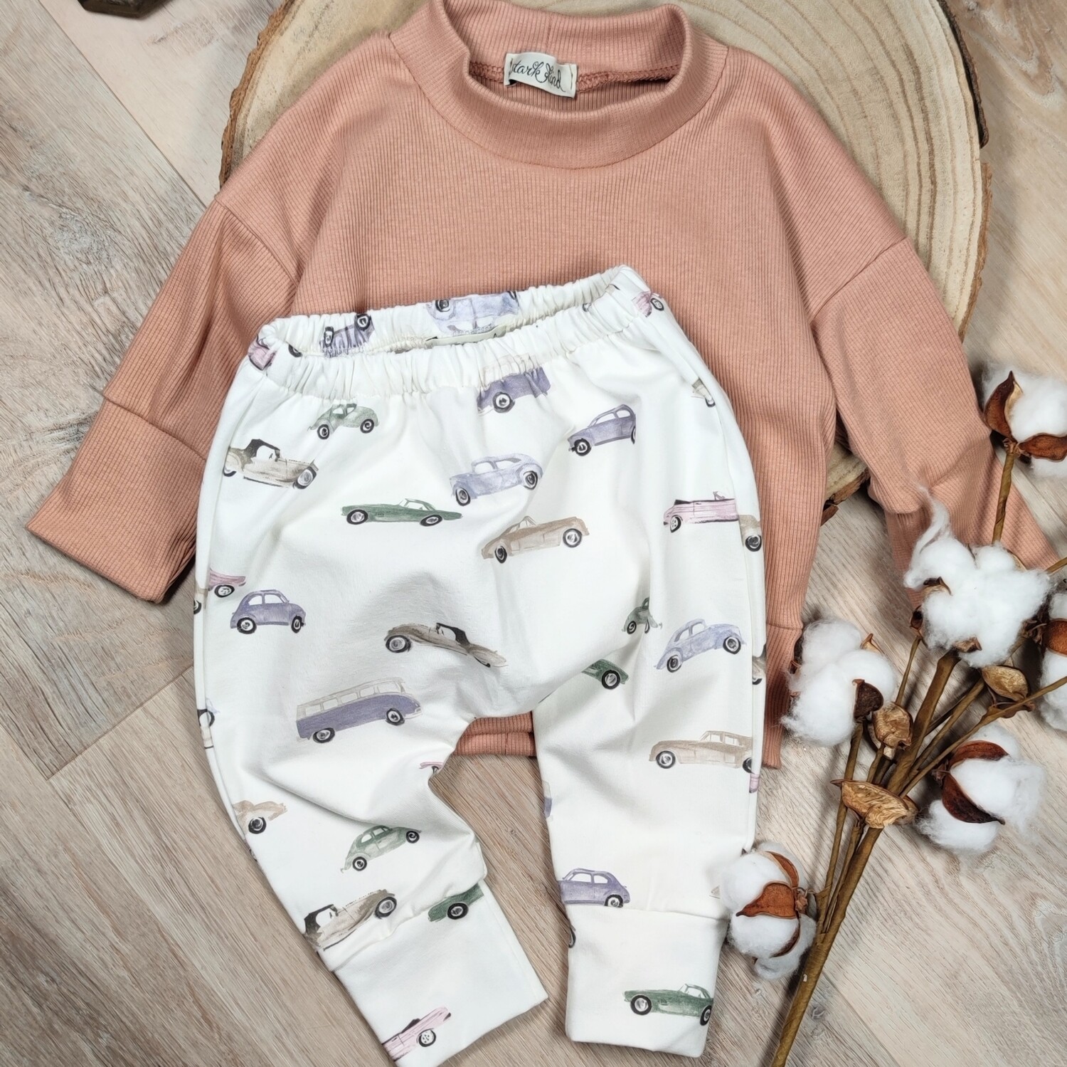 Set: Rib Jersey Pulli Camel & Hose Vintage cars 