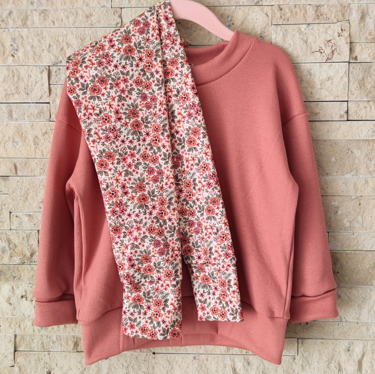 Set: Rib Jersey Pullover dark Apricot & Hose Buschblüten 