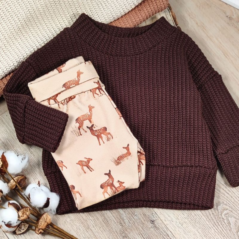 Set: Grobstrick Pulli Dunkelbraun & Hose Jersey Kleine Rehe