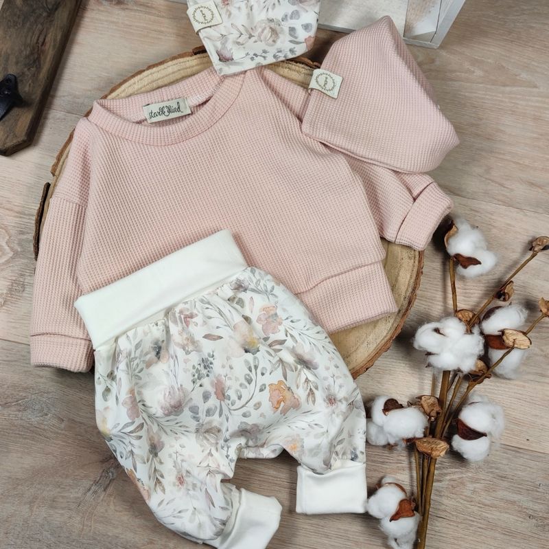 Set: Waffeljersey Pullover Nude Rosa & Mitwachshose Wasserblumen
