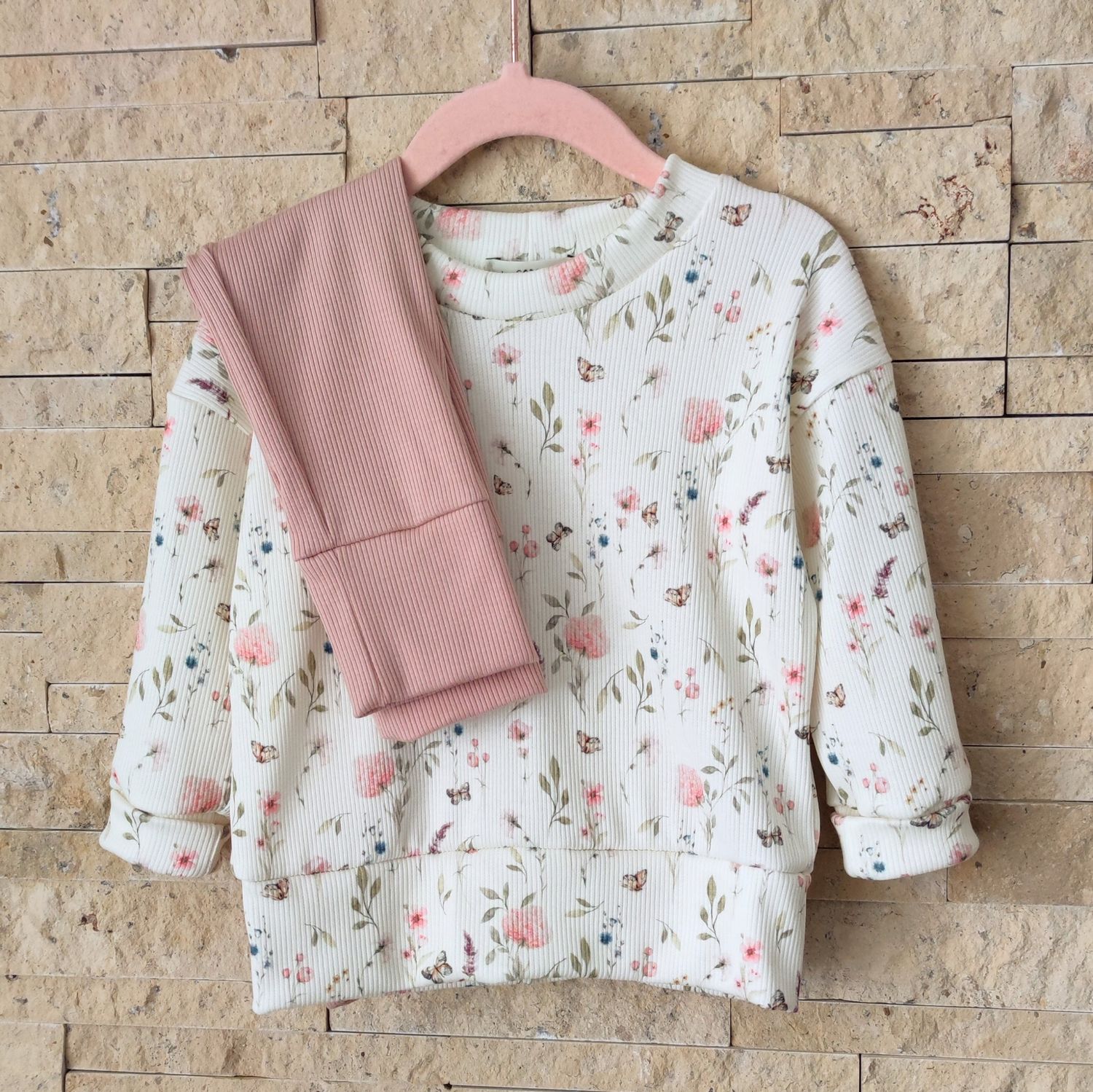 Set: Rib Jersey Pullover Frühlingswiese Rosa & Rib Hose Nude Rosa