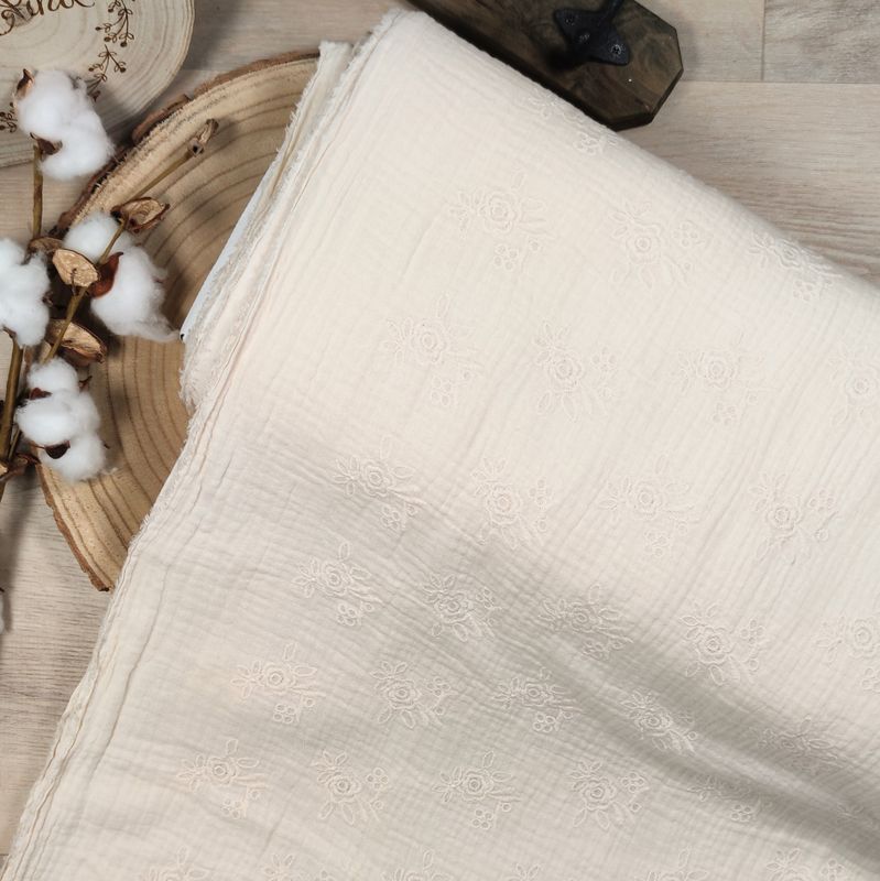 Musselin Hose - Rosen Creme gestickt 