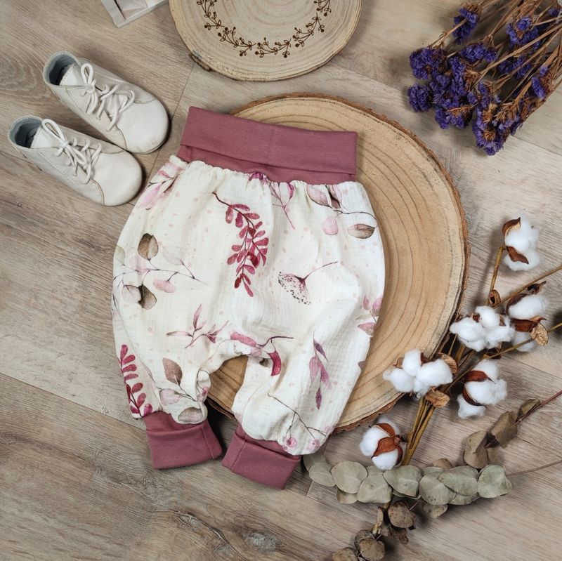 Mitwachshose Musselin - Creme Blätter 