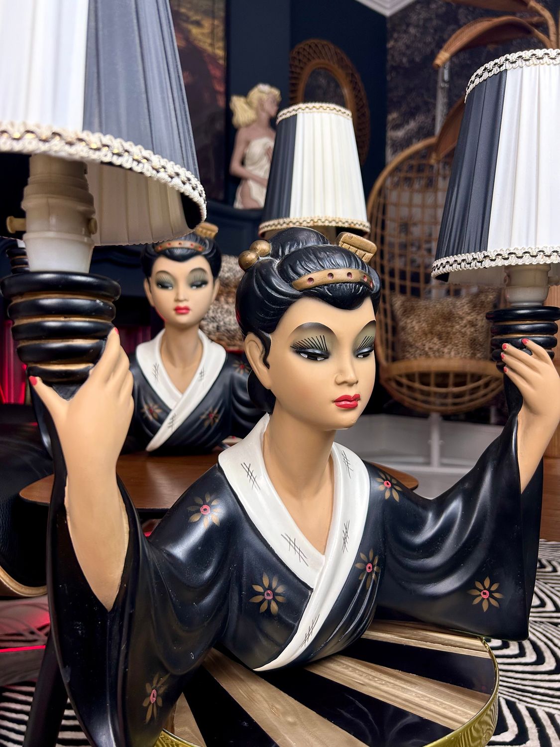 Mid Century 1960’s Nieri Double Bulb Wall Mounted/Table Top Geisha Girl Chalkware Lamp With Shades 17.5”
