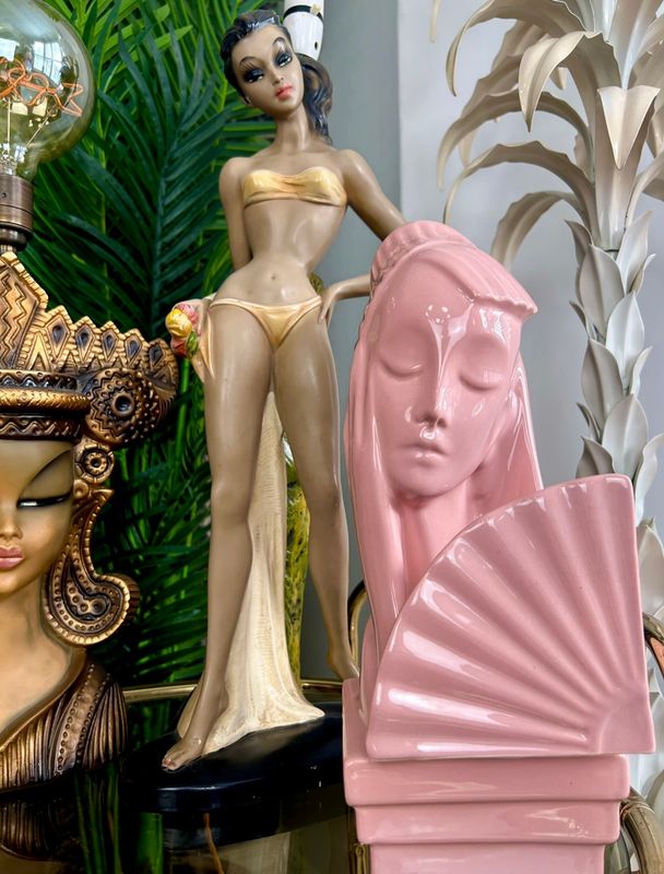 1980’s Postmodern  Lindsey B Balkweill Style Pink Lady With Fan Ceramic Table Lamp 14.5”