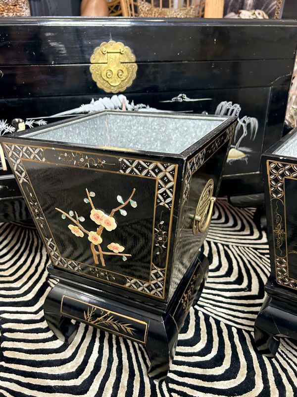 1950’s Chinese Chinoiserie Carved Oriental Blossom Black Lacquer Mother Of Pearl Planter On Stand