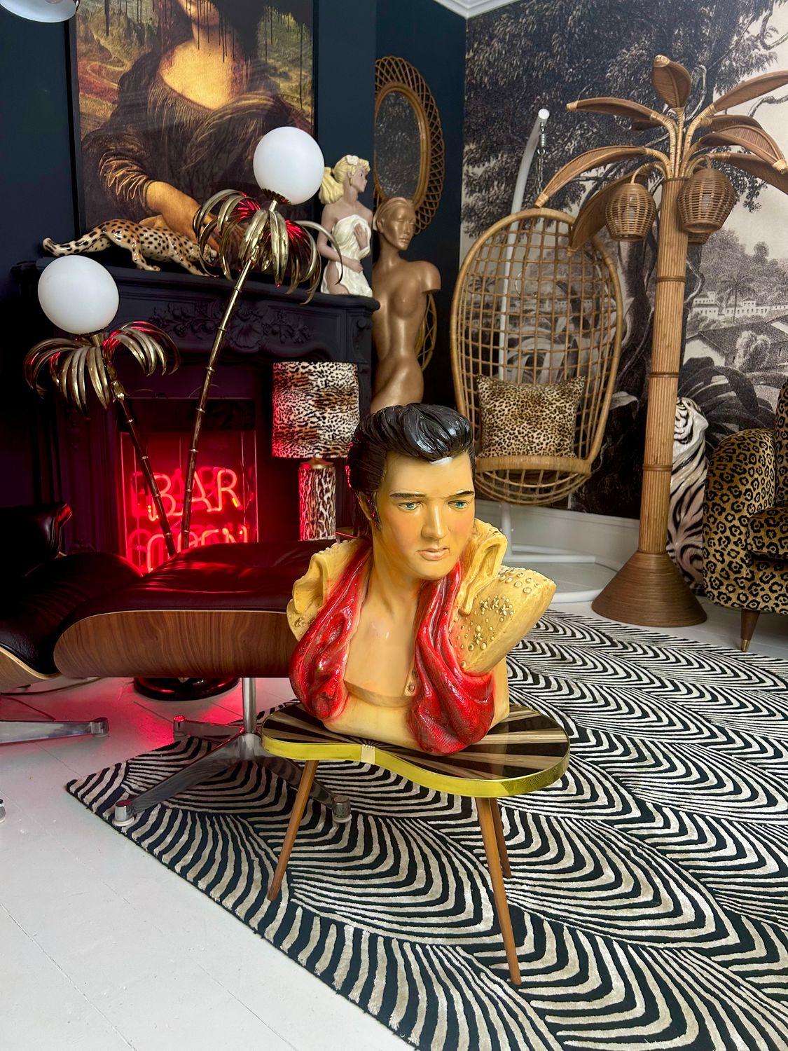 Original 1970’s Near Life Size Elvis Presley ART.B.BASETTI Signed Chalkware Lip Curl Memorabilia Bust 19.5” Original 1970’s Near Life Size Elvis Presley ART.B.BASETTI Signed Chalkware Lip Curl Memorabilia Bust 19.5”