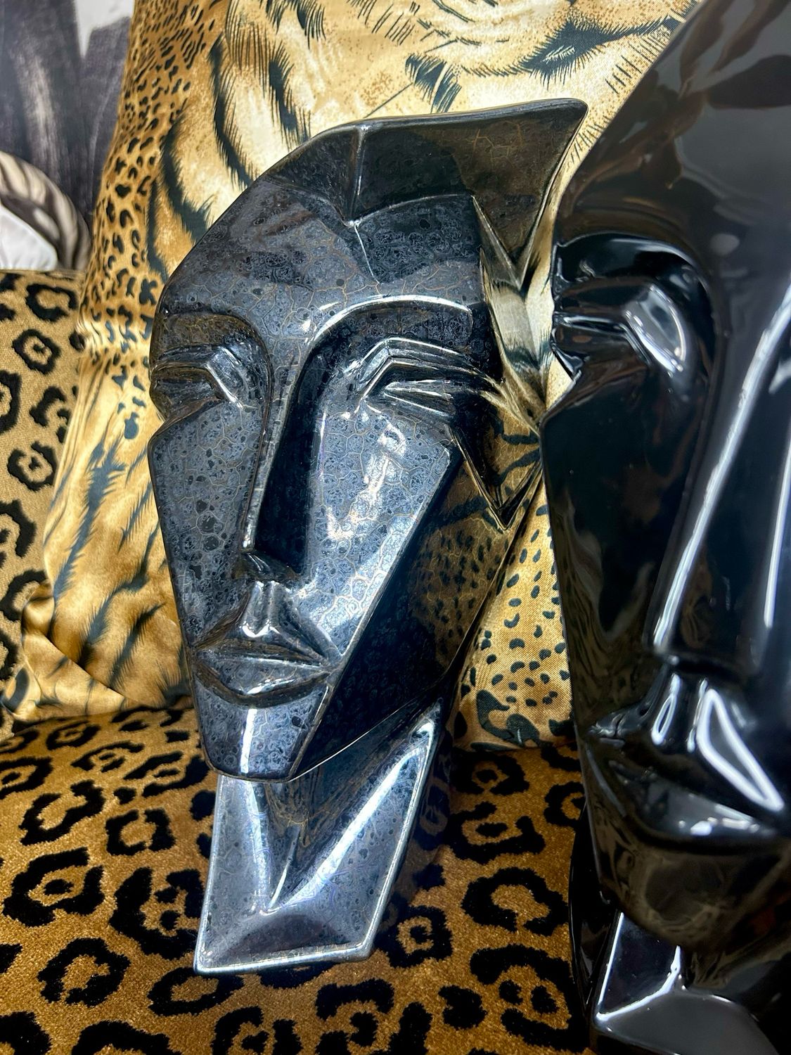 Reducta London 1980’s Marbled Black Metallic Glaze Wall Mask 13” Reducta London 1980’s Marbled Black Metallic Glaze Wall Mask 13”