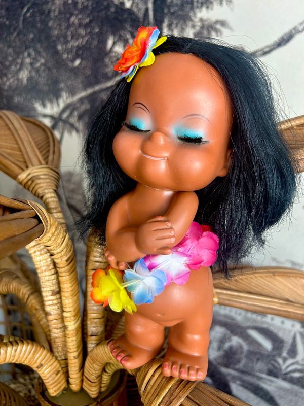 Kitsch 1970’s Sassy Polynesian Leis Girl Sun Bunny Vinyl Tiki Doll