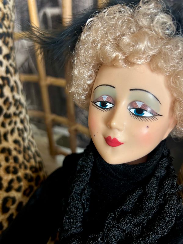 ‘Betsy’ 1920’s/30’s Style Collection Large 26” Boudoir Doll Nouvelle Vogue