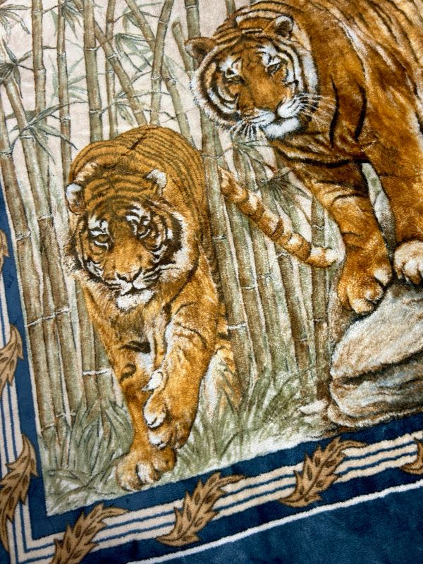 Vintage 1980’s Heavyweight Fleece Acrylic Polyester Blanket Throw Bedspread Rug