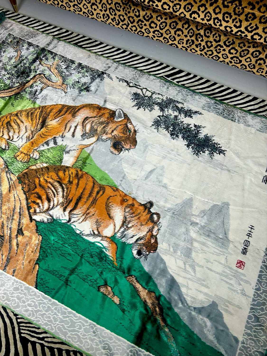 Vintage 1970’s Chinese Swan Brand Velveteen Tiger Tapestry Throw/Wall Hanging/Rug