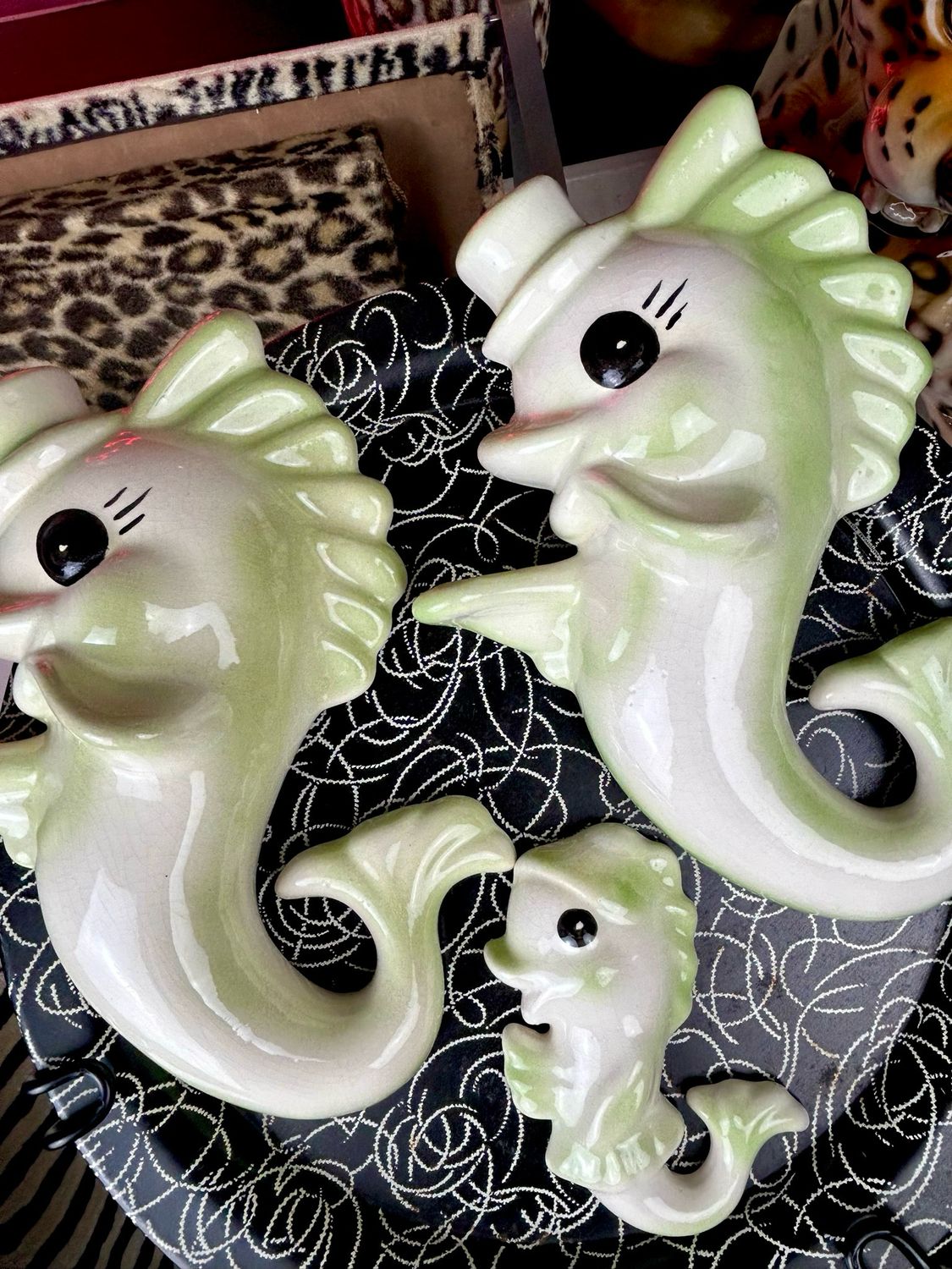 Mid Century Super Kitsch Arnel’s Mold Pottery Dancing Fish Family Bathroom Wall Decor Set 9.5” Mid Century Super Kitsch Arnel’s Mold Pottery Dancing Fish Family Bathroom Wall Decor Set 9.5”