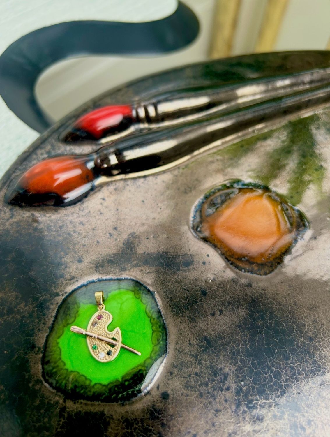 1990’s 9ct Gold Five Stones Rose Gold Brush Hallmarked Painters Palette Art Charm