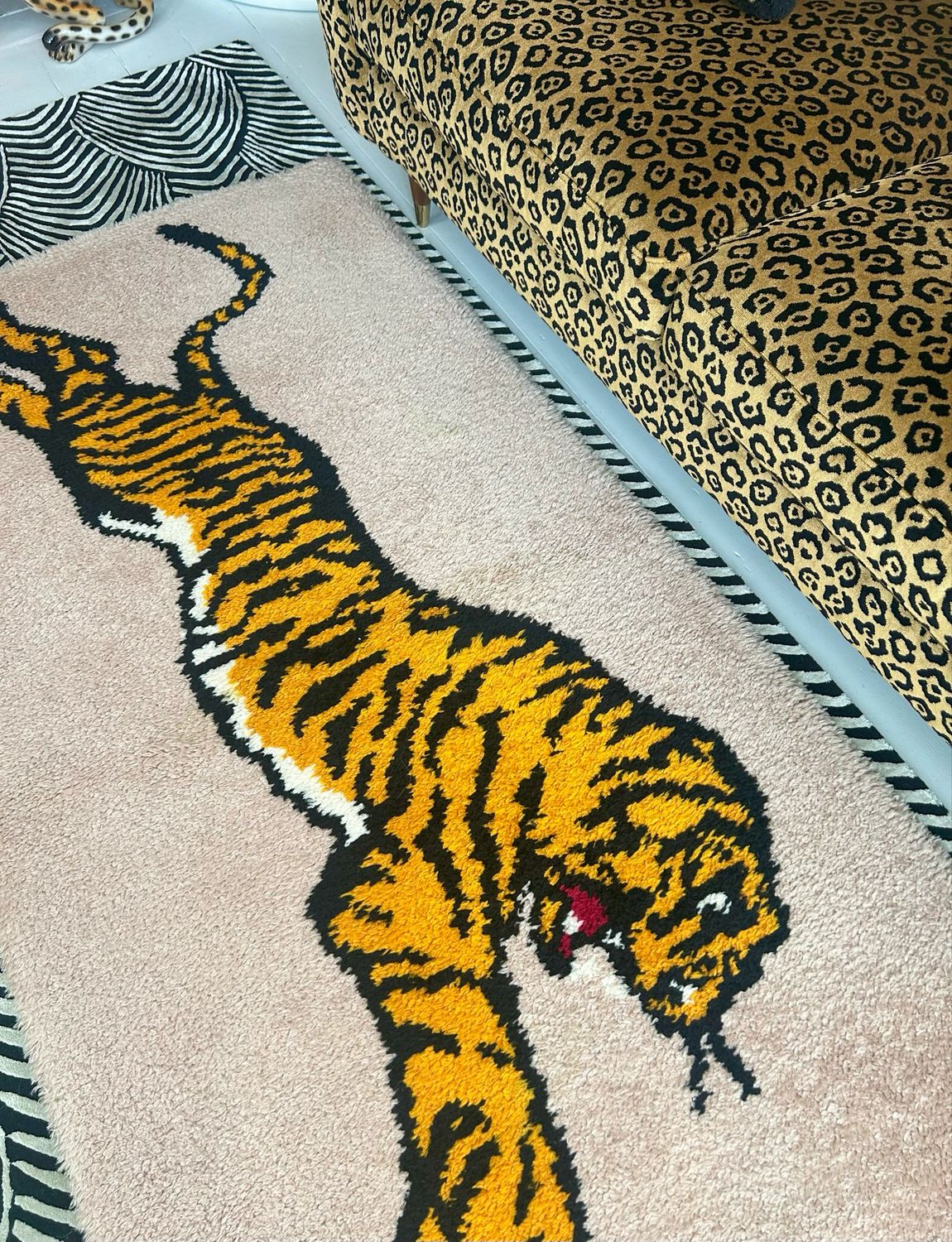 1960’s Iconic Leaping Tiger Extra Large Handmade Wool Tufted Rug Beige 1960’s Iconic Leaping Tiger Extra Large Handmade Wool Tufted Rug Beige
