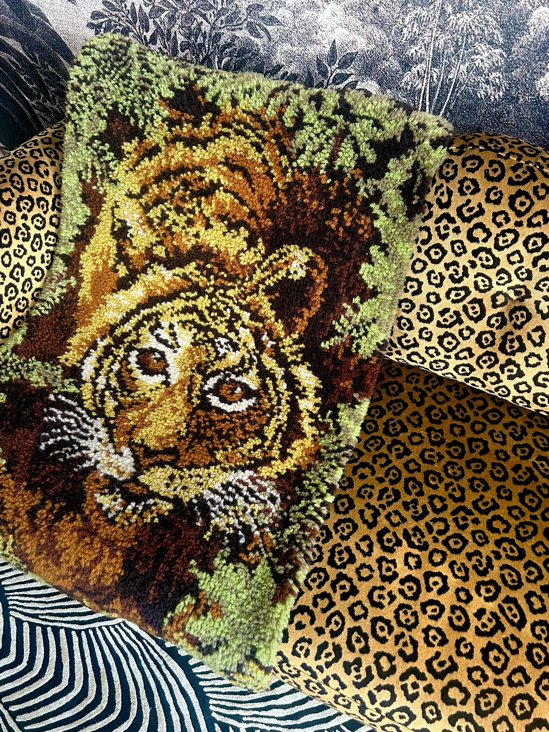 1970’s Wool Bengal Tiger Large Picture Rug/Wall Hanging High Pile Latch Hook 50”x30”